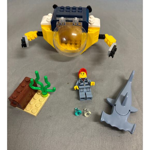 LEGO City Ocean Mini Submarine 60263 - Picture 1 of 4